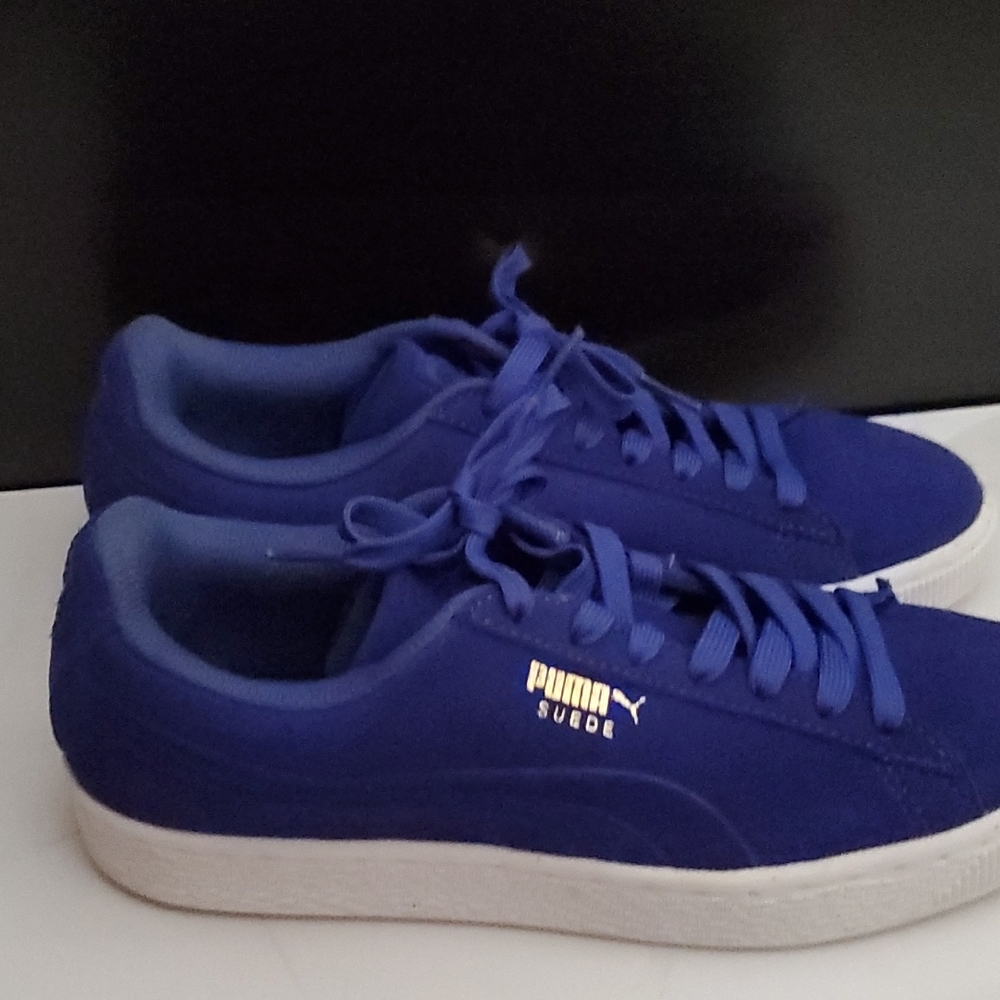 Blue suede Pumas 7.5